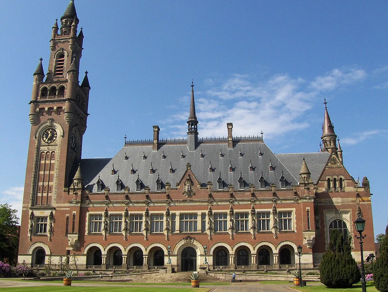 Israel nach dem 7. Oktober unterstützt: Jetzt muss sich Deutschland in Den Haag rechtfertigen