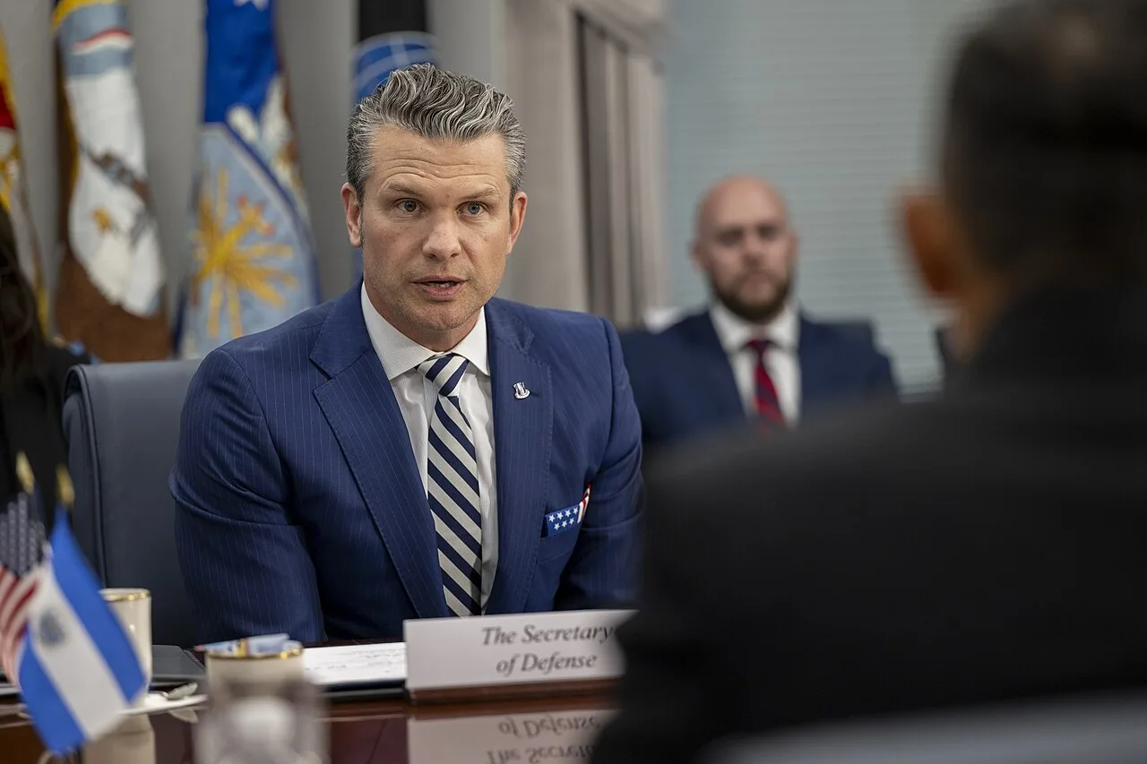 Bericht: Hegseth drängte abgeschossene F-15-Besatzung vor die Kamera