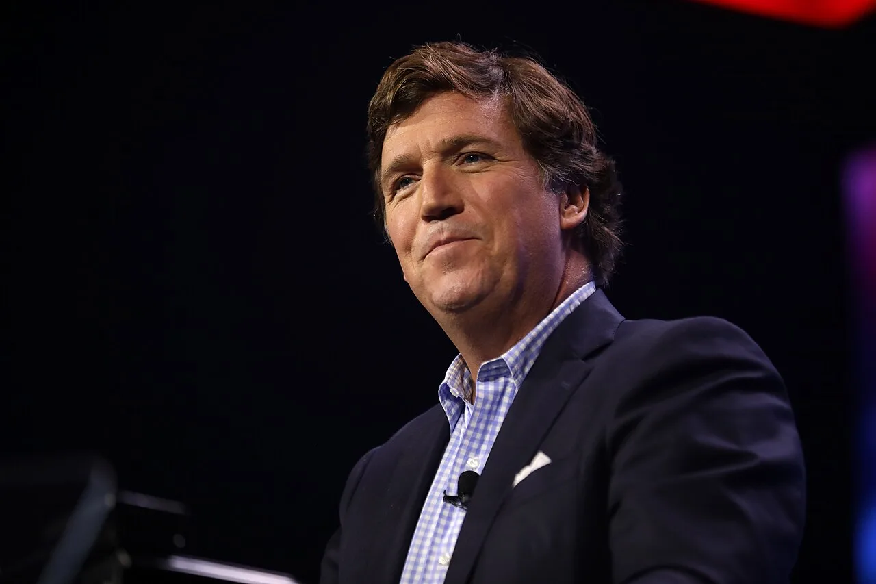 Wenn selbst ein Holocaustleugner Tucker Carlson Judenhass vorwirft